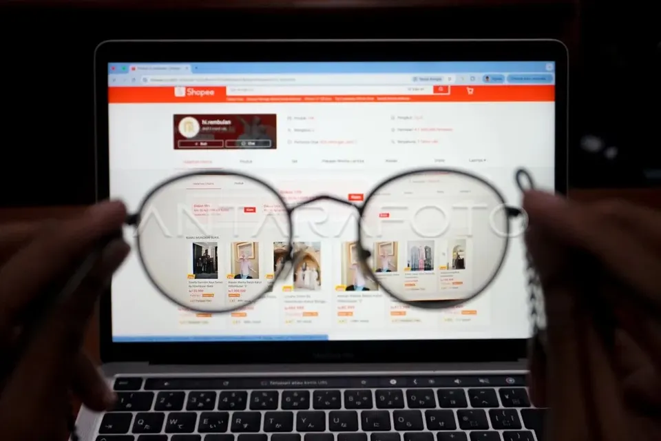 Aturan Baru Biaya Layanan E-Commerce dari Kementerian UMKM untuk Pelaku Usaha