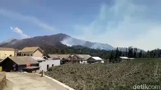 Kebakaran Semeru Meluas, 1.888 Hektare Lahan Hangus