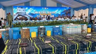 Penyergapan Kapal MV Ocean Porter Bawa 2,6 Ton Narkoba Cair di Karimun