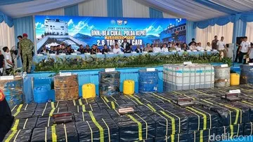 Penyergapan Kapal MV Ocean Porter Bawa 2,6 Ton Narkoba Cair di Karimun