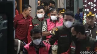 Kejagung Tahan Dua Pegawai Pajak Terkait Manipulasi Ekspor Pulp PT TPL