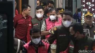 Kejagung Tahan Dua Pegawai Pajak Terkait Manipulasi Ekspor Pulp PT TPL