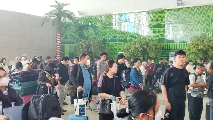 30 Penerbangan di Bandara Supadio Pontianak Dibatalkan Akibat Kabut Asap Karhutla