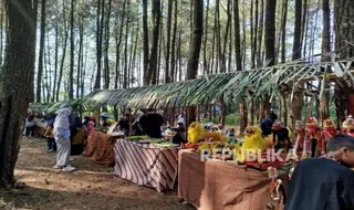 Strategi Pengembangan Wisata Alam dan Budaya Desa Tambakmekar Melalui Festival Pinus Kujang