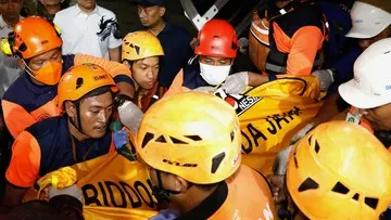 Panduan Keselamatan dan Dampak Logistik Insiden KMP Mutiara Sentosa 2 di Jalur Surabaya Makassar
