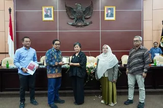 Terima Delegasi KNHTN IX, Waka MPR Dorong Penguatan Demokrasi Negara Hukum