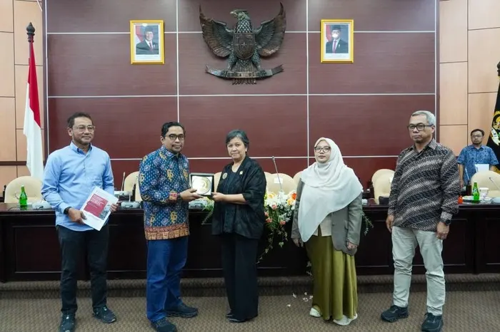 Terima Delegasi KNHTN IX, Waka MPR Dorong Penguatan Demokrasi Negara Hukum