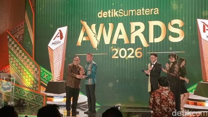 Musa Rajekshah Raih Penghargaan Tokoh Pembangunan Infrastruktur Berkelanjutan di detikSumatera Awards 2026