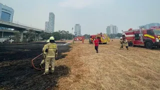 Lapangan Sepak Bola di Gatot Subroto Pancoran Terbakar, Diduga Dipicu Puntung Rokok