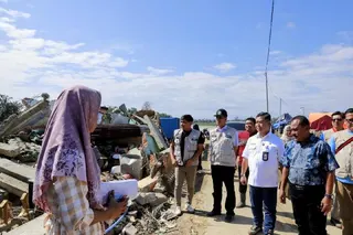 Dukcapil Jemput Bola, Pastikan Korban Gempa NTT Tak Kehilangan Dokumen Kependudukan