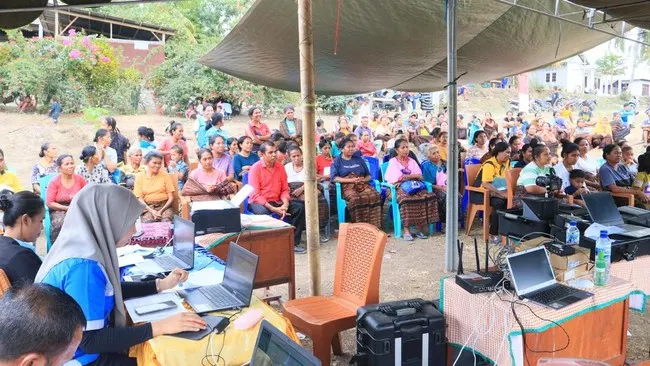 Tim Dukcapil Terbitkan 3.055 Dokumen Kependudukan Pascagempa NTT
