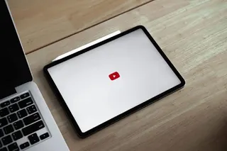 Ketentuan Monetisasi YouTube Partner Program dan Skema Pendapatan Kreator