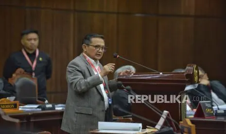 Keseimbangan Peran Negara, Swasta, dan Koperasi dalam Pasal 33 UUD 1945 untuk Perekonomian Nasional