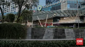 Strategi Adaptasi Pekerja Digital Menghadapi Pagar Tinggi Mal di Jakarta