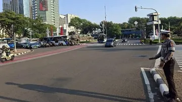 Sistem Lampu Lalu Lintas DKI Jakarta Diatur Manual Akibat Kebakaran Gedung Bapenda