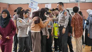 Korlantas Edukasi Pelajar Soal Tertib Lalu Lintas Lewat Program Polantas KARIB Goes To School