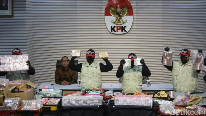 Pecah Rekor Sitaan Duit saat KPK OTT Perkara Tanah Capai Rp 106,3 Miliar
