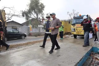 Gubernur Rahmat Mirzani Djausal Tinjau Progres Pembangunan Jalan di Metro dan Lampung Tengah