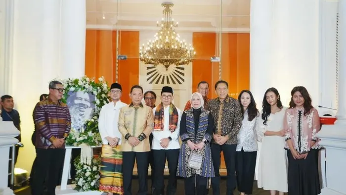 Kapolri Hadiri Pembukaan Pameran Nasirun 'Bersimpuh di Kaki Para Guru' di Galeri Nasional