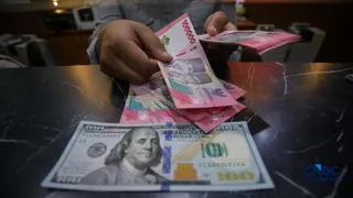 Rupiah Dibuka Menguat, Dolar AS Turun ke Rp17.560