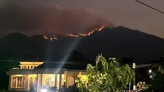 Puncak Gunung Wilis Terbakar, Titik Api Bergerak Menuju Wilayah Nganjuk