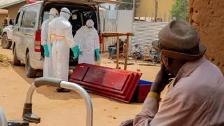 Virus Mematikan Menyebar, Tim Pemakaman Jadi Sasaran Kemarahan Warga