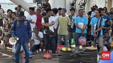 Prosedur Pelaporan Korban Hilang Kebakaran KMP Mutiara Sentosa II di Perairan Sumenep