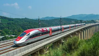 Rencana Perpanjangan Proyek Kereta Cepat ke Jawa Timur Bersama China