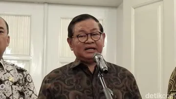 150 Sopir Angkot M44 Demo di Balai Kota Jakarta Terkait Rute JakLingko 48A
