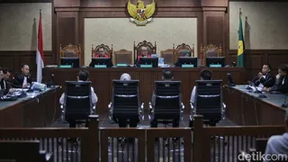 Saksi Ungkap Pegawai Bea Cukai Telepon Minta 'Bantu Kawan-kawan' Rp 30 Juta