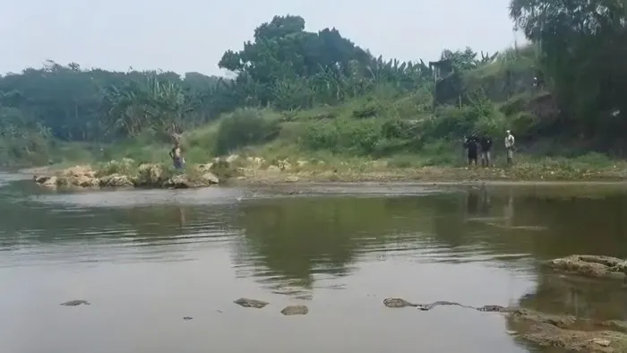 Ada Pipa 'Siluman' di Sungai Cileungsi, Diduga untuk Buang Limbah