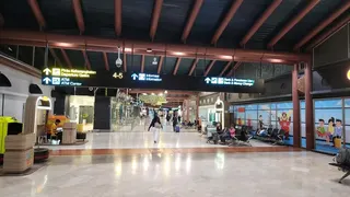Soetta Lengang Usai Ditutup Imbas Erupsi Gunung Anak Krakatau, 923 Penerbangan Terdampak