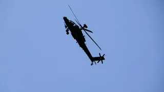 Kenapa Helikopter Apache Dijuluki sebagai Pemburu Tank?