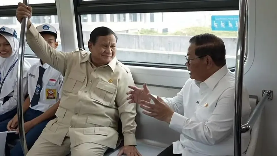 Pujian Prabowo ke Pramono Meski Tak Separtai Mengemuka di Peresmian LRT