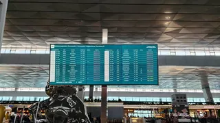 Suasana Bandara Soetta Saat Penutupan Imbas Erupsi Gunung Anak Krakatau Diperpanjang