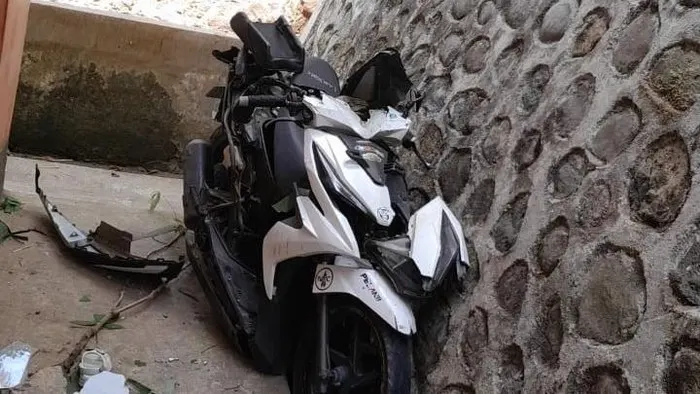 Motor Diduga Rem Blong di Turunan, Ibu dan Bayi di Purworejo Tewas Tabrak Tembok Sekolah