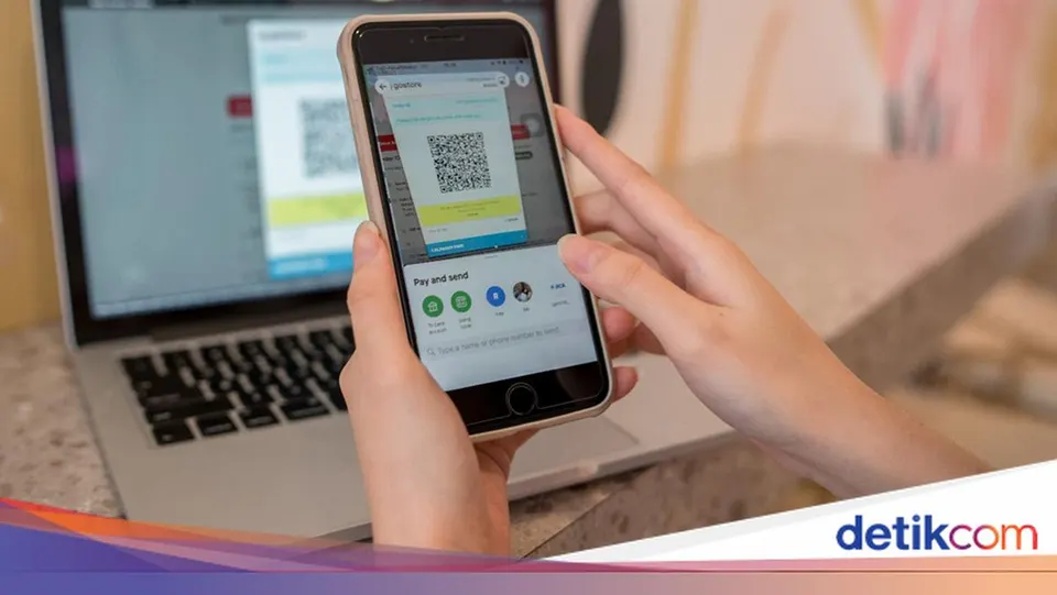 Cara Top Up GoPay Melalui Mobile Banking BCA, BRI, dan Mandiri Beserta Rincian Biayanya