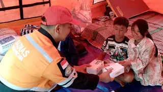 Penyaluran Bantuan Darurat Baznas RI untuk Korban Kebakaran di Kasepuhan Ciptamulya Sukabumi