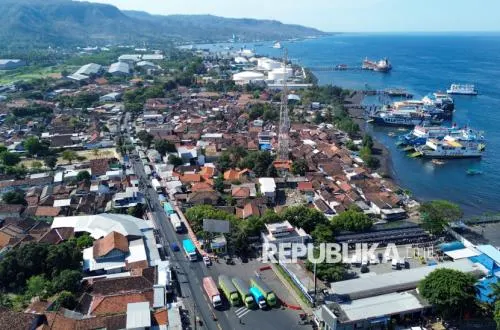 ASDP Kerahkan 24 Kapal untuk Urai Antrean Kendaraan hingga 13 Km di Pelabuhan Ketapang