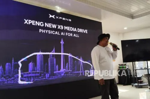 Xpeng Bukukan 937 SPK di GIIAS Tangerang, Menkeu Purbaya Ikut Pakai X9