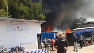 Kebakaran Hanguskan Bedeng Logistik Proyek Dekat RS PIK Jakarta Utara
