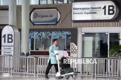 Harga Tiket Pesawat Diperkirakan Naik 8 Persen akibat Penyesuaian Fuel Surcharge