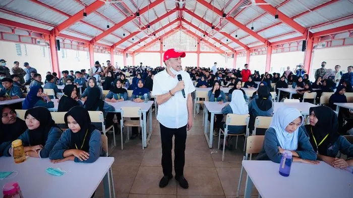 Wamensos Agus Jabo Dorong Siswa Sekolah Rakyat Pandeglang Kejar Cita-cita