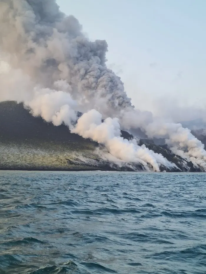 Pemandu di Kapal Jurnalis Sempat Kirim Foto Anak Krakatau Sebelum Hilang Kontak