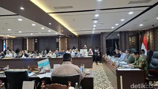 Komisi B DPRD DKI Usulkan Pelajar Masuk Daftar Penerima Kartu Layanan Gratis Transjakarta