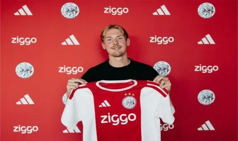 Strategi Transfer Ajax Amsterdam, Rekrut Julian Brandt dari Borussia Dortmund
