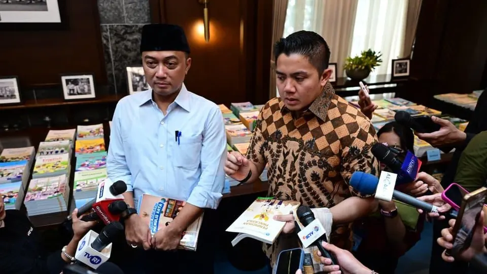 Rencana Pemerintah Memperbaiki Kualitas Buku Sekolah dan Integrasi Layar Pintar