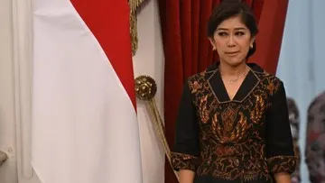 Komdigi Salurkan 15 Ton Bantuan Logistik dan 20 Perangkat Starlink untuk Korban Gempa NTT