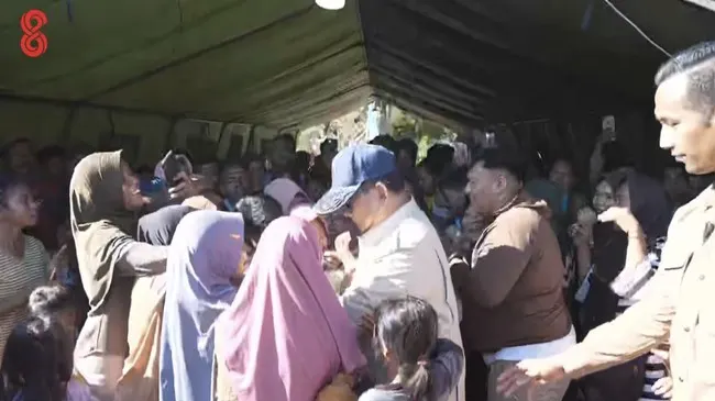 Prabowo Sapa Korban Gempa NTT di Posko Pengungsian Nagekeo