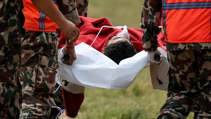 Detik-Detik Evakuasi Korban Banjir Bandang Nepal Usai Sembilan Hari Terjebak di Terowongan PLTA